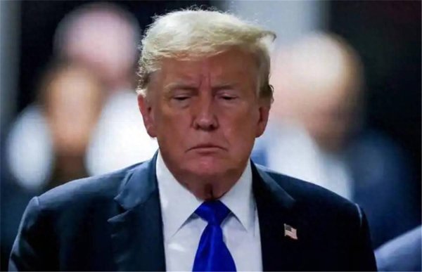 园十州 北京阅兵之际，特朗普就访华改口，在日本架导弹，中方避无可避